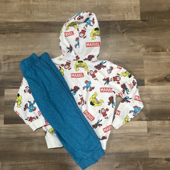NWOT Marvel Hoodie and Sweatpants - Picture 4 of 5